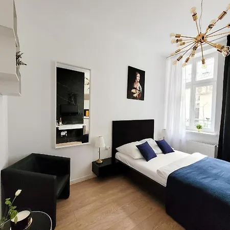 Marmurowy Krakow, Stare Lejlighed